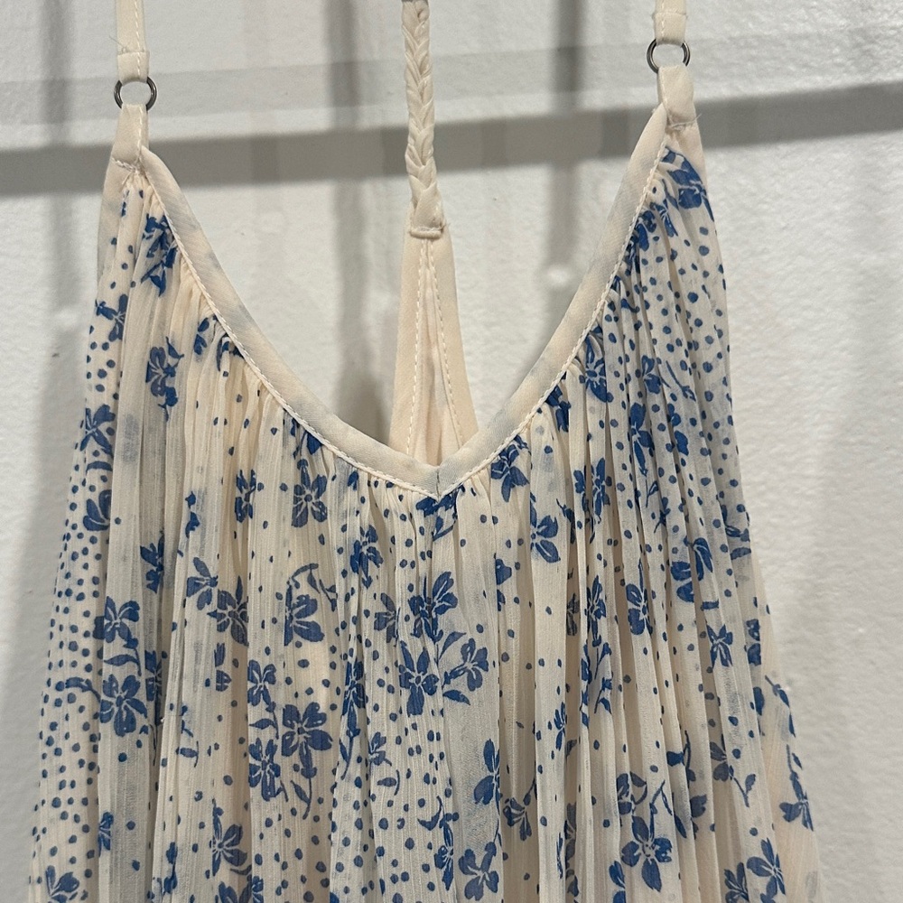 Abercrombie & Fitch White and Blue Pleated Floral Dress - Picture 4 of 16